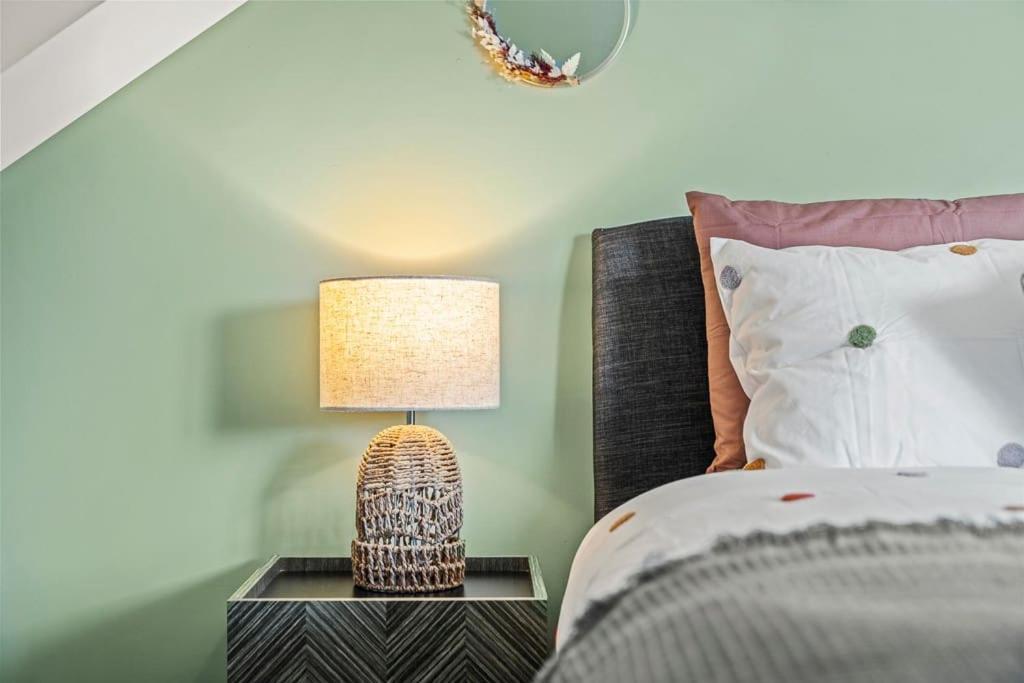 Comfortable Retreat Near City Centre- 1 Bed, 3 Guests Southampton Exterior foto